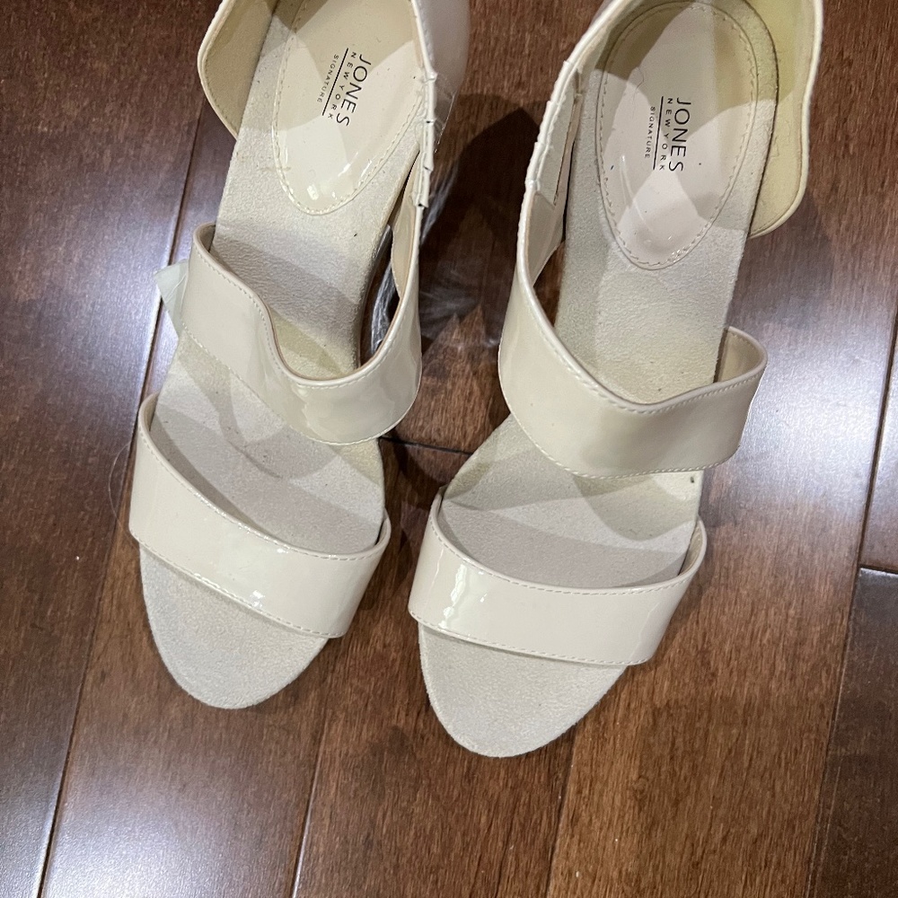 Jones New York wedge sandals